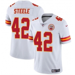 Men   Kansas City Chiefs 42 Carson Steele White Vapor Untouchable Limited Stitched Football Jersey